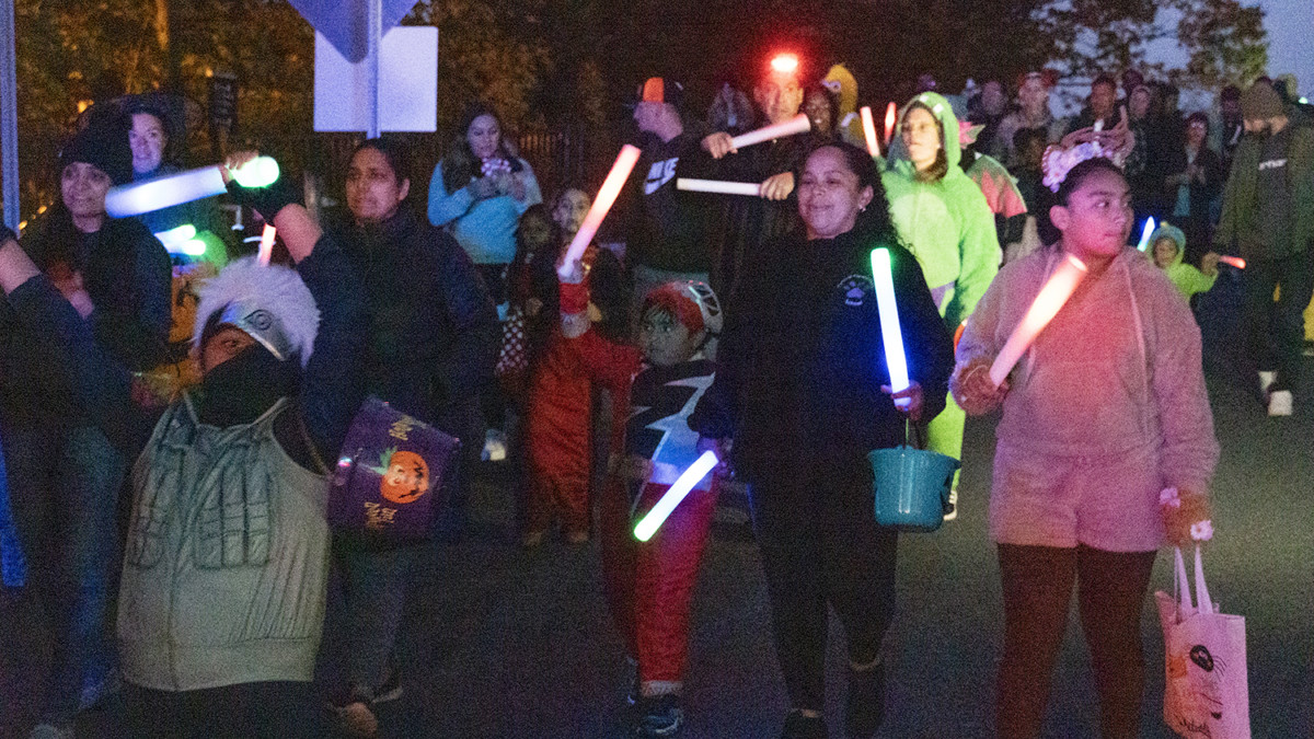 Hundreds gather for Halloween Parade **Borough of Fanwood